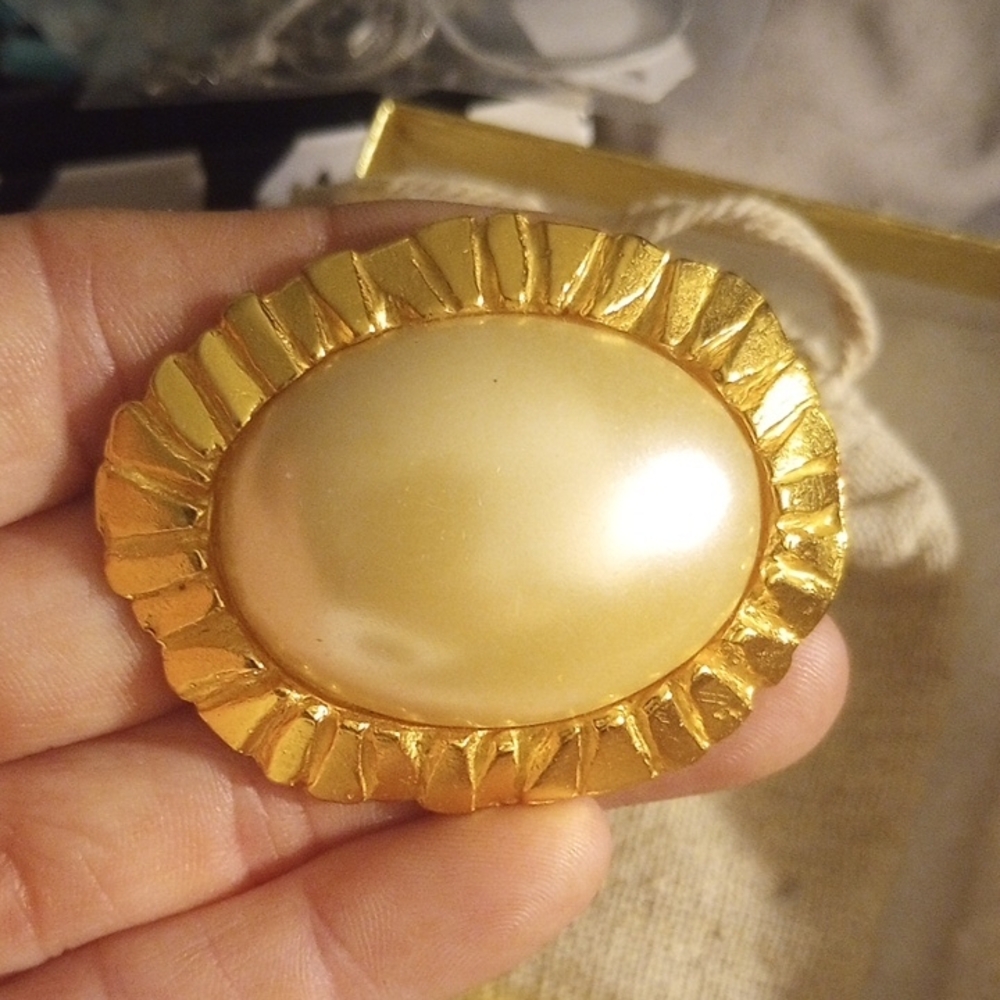 POGGI- Paris Signed Gold and Cream Dome Brooch